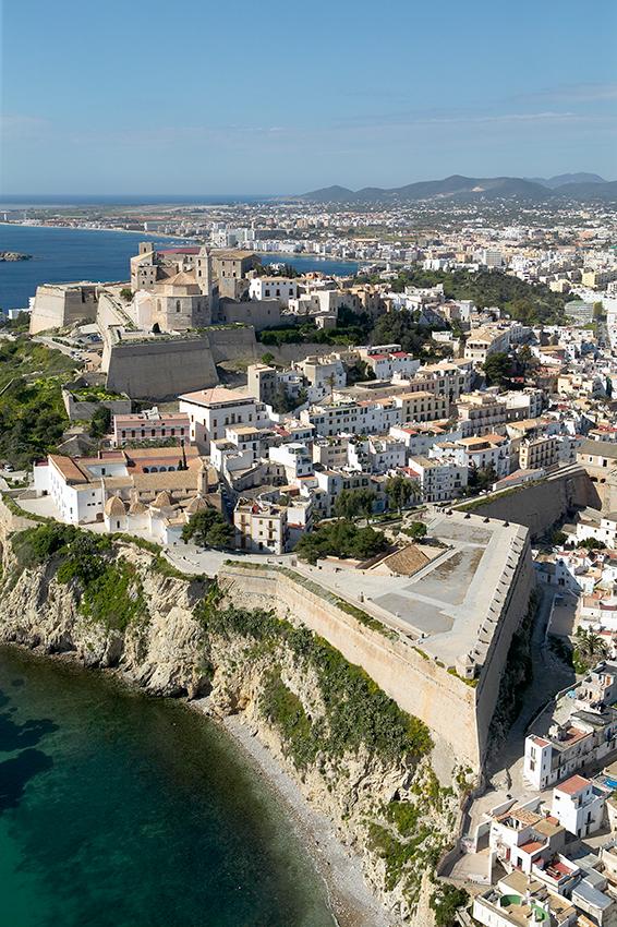 Els Carrers De Dalt Vila