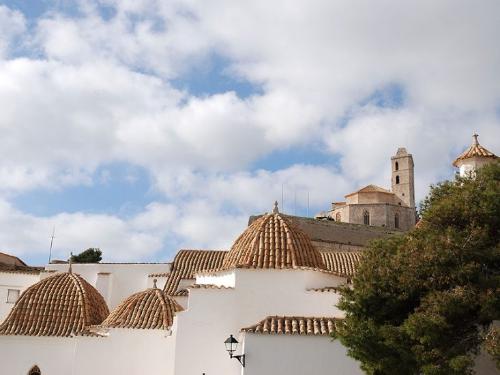 iglesiasantodomingo_vila1-733x550
