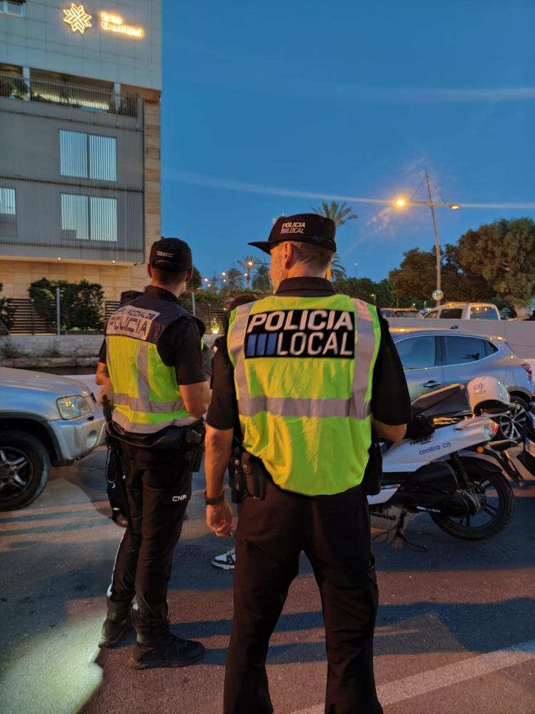 Imagen La Policia Local interposa 13 denúncies per infraccions de convivència, neteja i tinença d’animals a diferents barris d'Eivissa