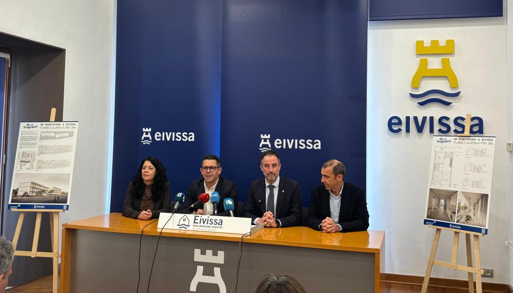Imagen Gobierno y Ayuntamiento de Eivissa presentan el proyecto de una nueva promoción del IBAVI y avanzan en más de 270 viviendas asequibles para residentes