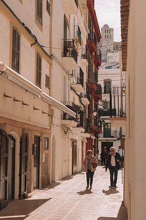 Imagen Comprar en Ibiza un paseo entre tendencias, artesanía y tiendas con alma