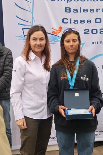 Caty Darder y premiada Cpto Baleares Optimist Mª del Lluc Bestard