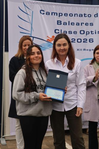 IMG_0657 Caty Darder y premiada Cpto Baleares clase optimist