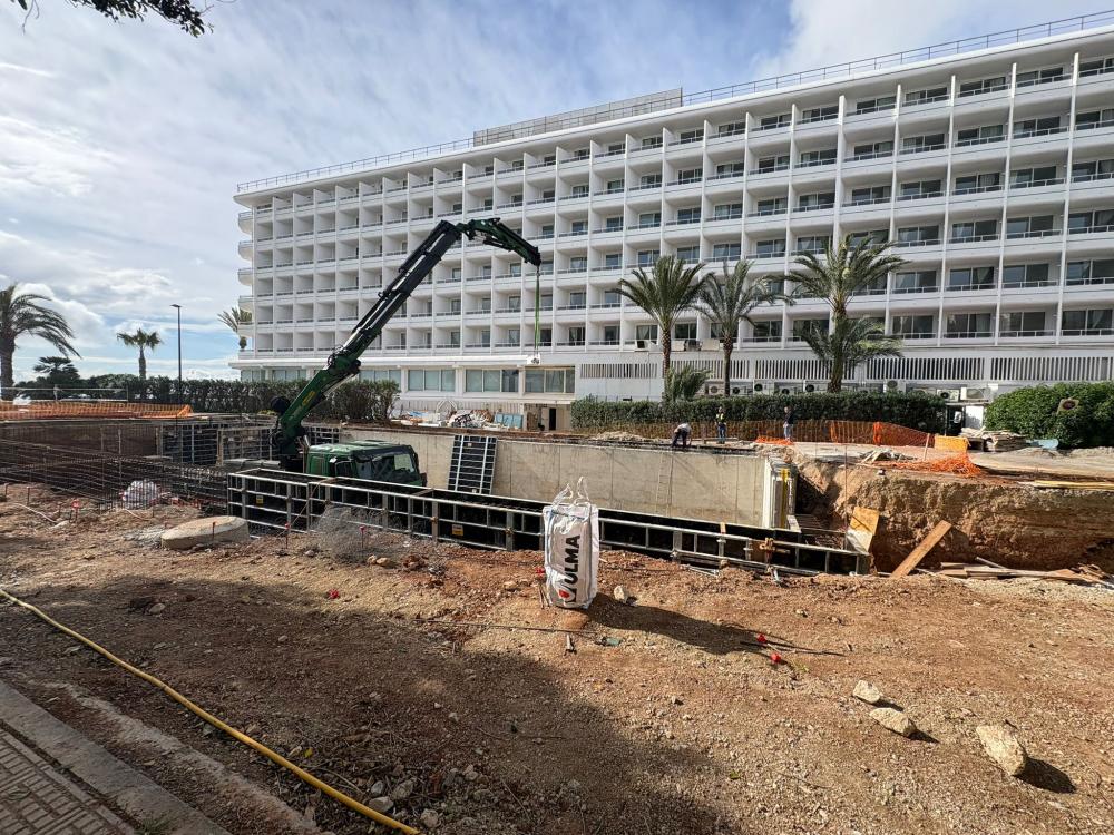 Imatge L’Ajuntament d’Eivissa intensifica la neteja preventiva d’embornals amb...