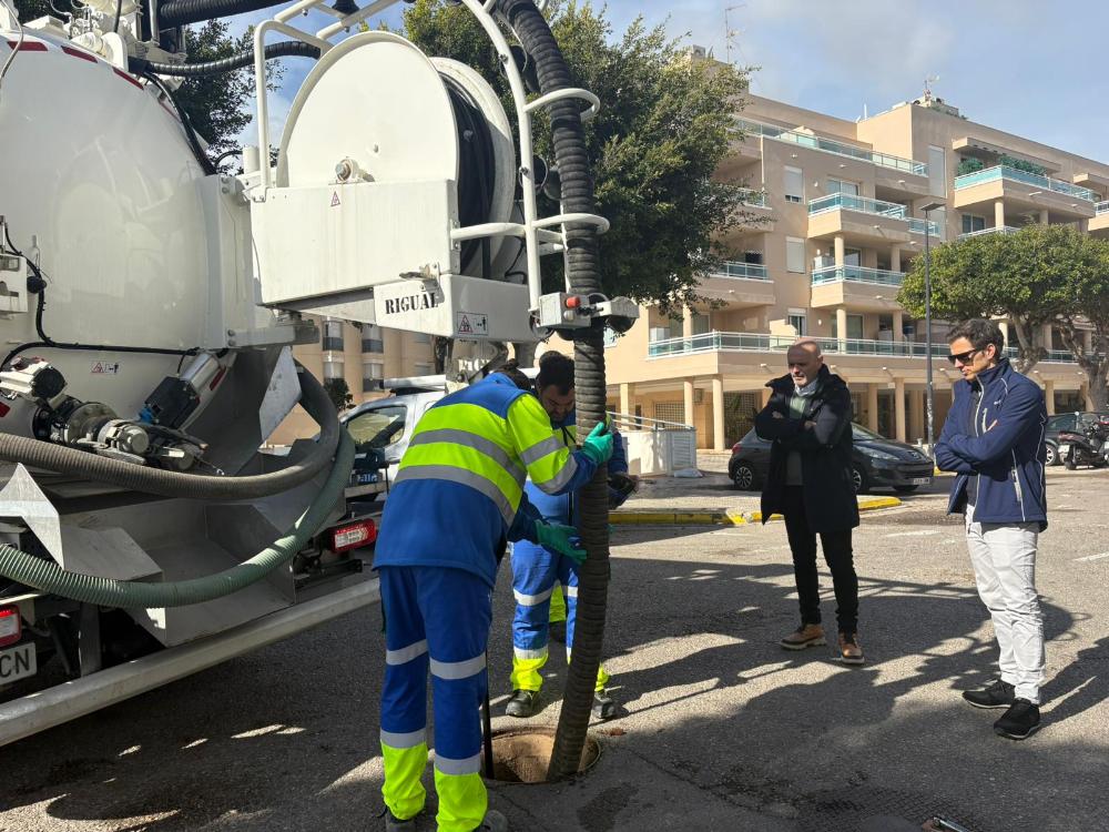 Imagen L’Ajuntament d’Eivissa informa que aquest dimecres 18 de març es duran a terme treballs de neteja de les xarxes de sanejament i dels embornals a ses Figueretes