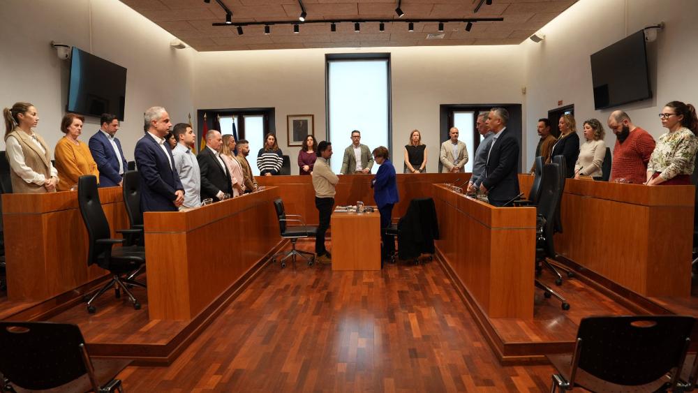 Imatge Minut de silenci per la confirmació del Ministeri de Igualdad del crim...