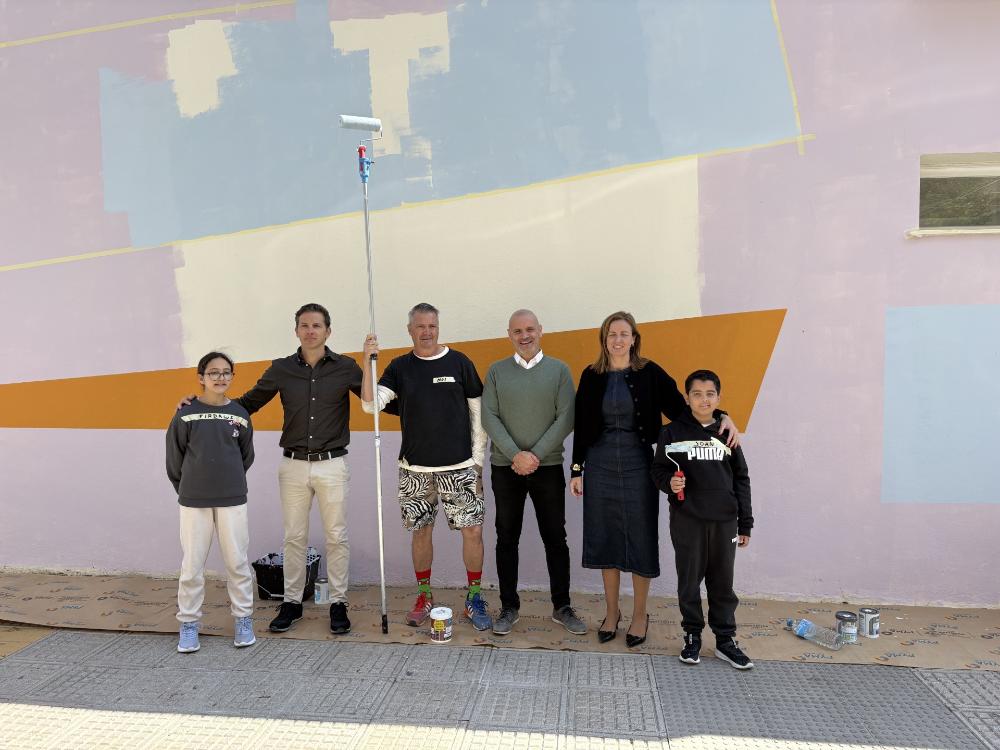 Imagen Escolars de Sa Bodega participen en la creació d’un mural amb l’artista Moi Berlanga dins la campanya de l’Ajuntament d’Eivissa ‘Cuida cada gota, Eivissa ho nota’