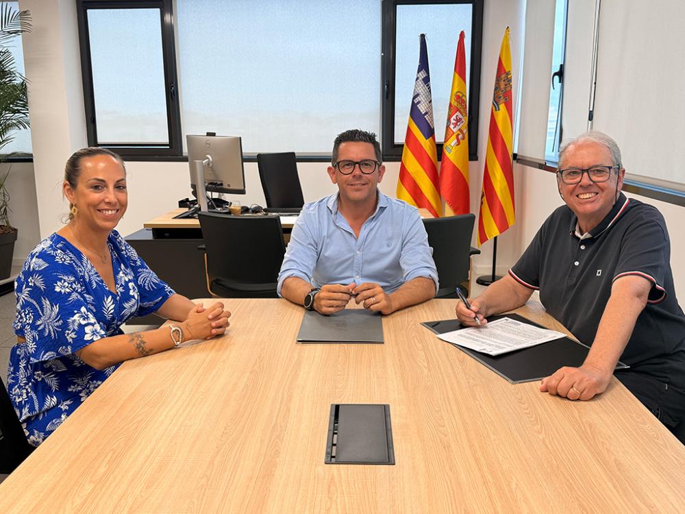 Imagen Firma convenio Ayuntamiento de Eivissa - UOM