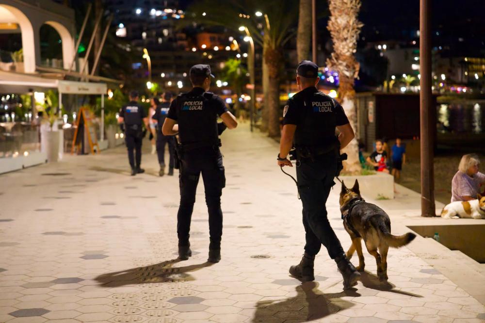 Imatge La Policia Local d'Eivissa intensifica els controls durant el quart...