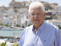 L'Ajuntament d'Eivissa celebrarà el pròxim dilluns un Ple extraordinari per aprovar la concessió de la Medalla d'Or al pediatre Eladio Merino Tapia