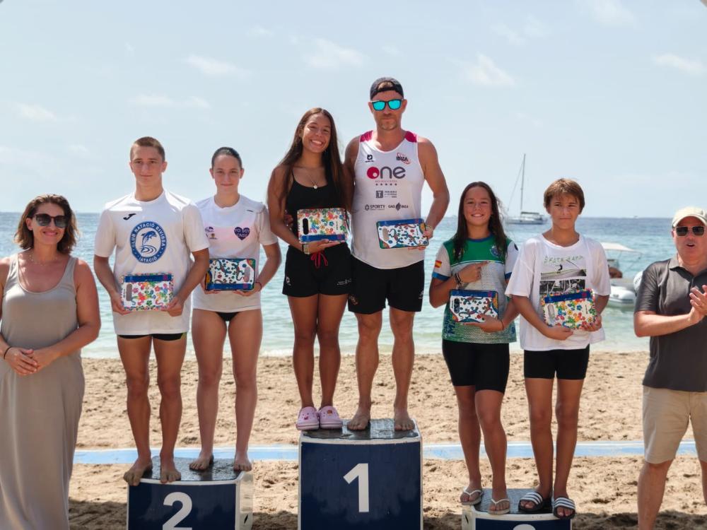 Imatge La Travesia de Natació Ciutat d'Eivissa torna a reunir centenars de...