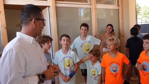 L’Ajuntament d’Eivissa i el Govern inauguren tres noves pistes de tennis homologades.