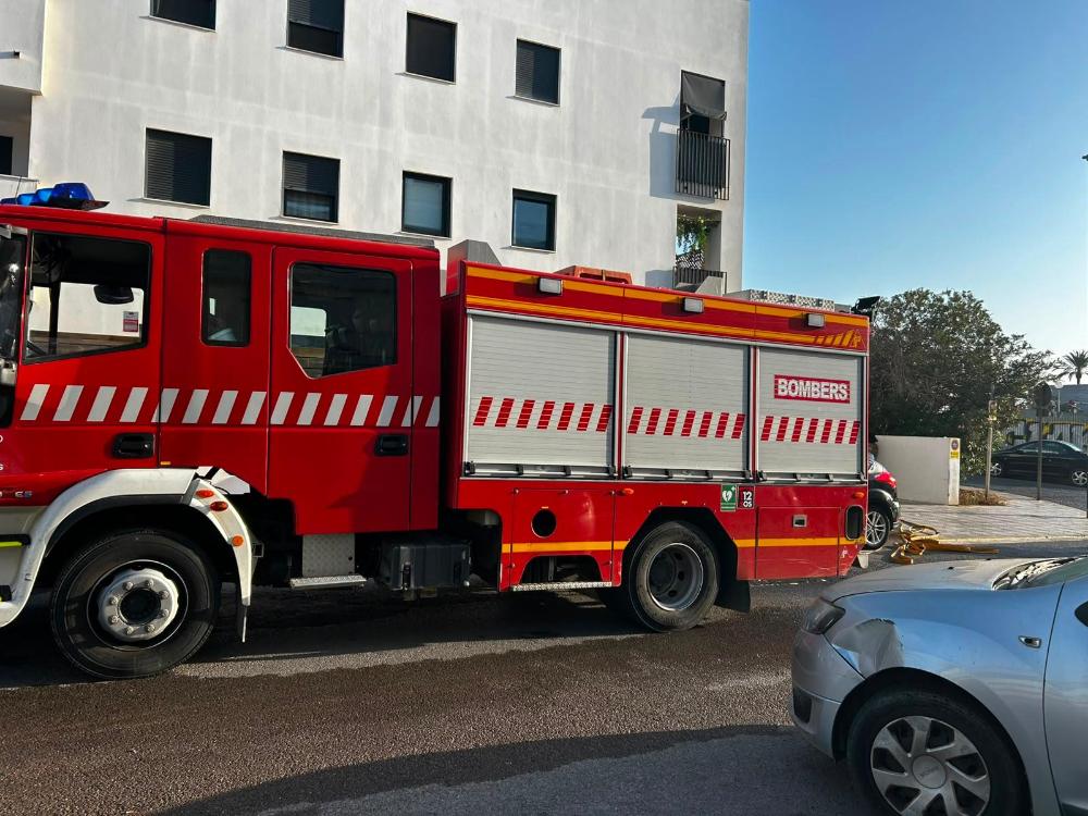Imatge La Policia Local d'Eivissa intervé en dos incendis originats aquest...
