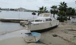 Imagen L'Ajuntament d'Eivissa senyalitza les embarcacions encallades a la platja de Talamanca