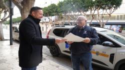 Imagen Els taxis del municipi es sumen a la celebració dels 25 anys de la declaració de la UNESCO d’Eivissa com a ciutat Patrimoni de la Humanitat